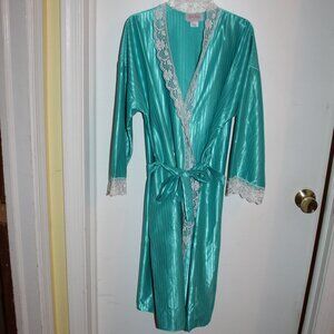 Vintage Reasa Martin Polyester Short Robe